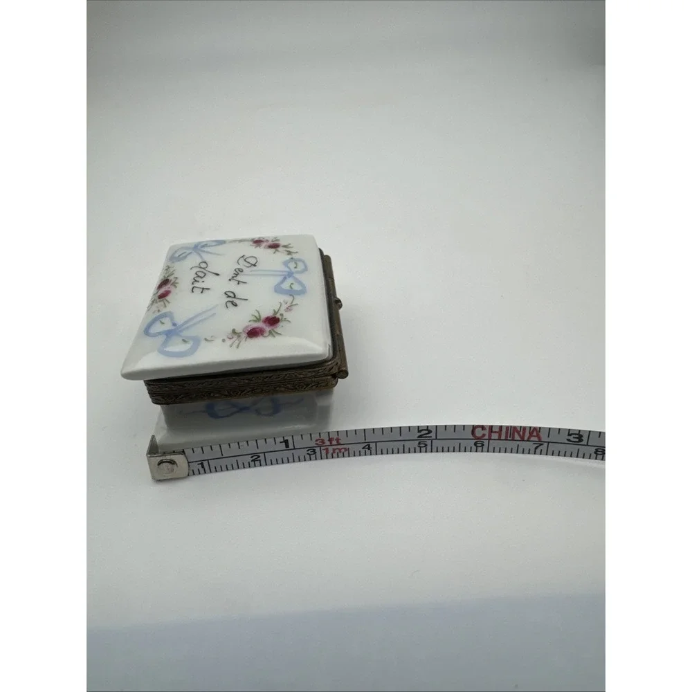 Limoges - Dent de Lait Tooth fairy box Signed Hand Painted Bows Roses